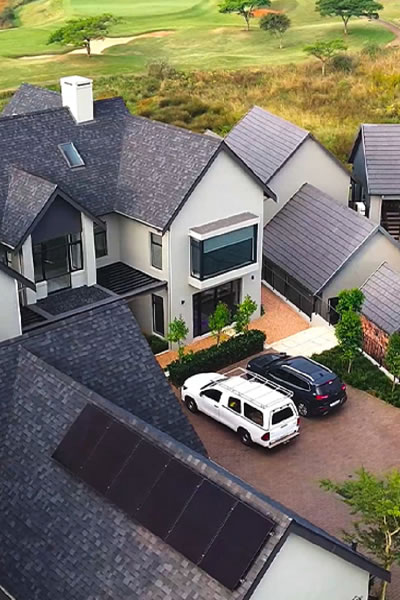 Instalace na?obytné budově v?jihoafrickém Costwold Downs 