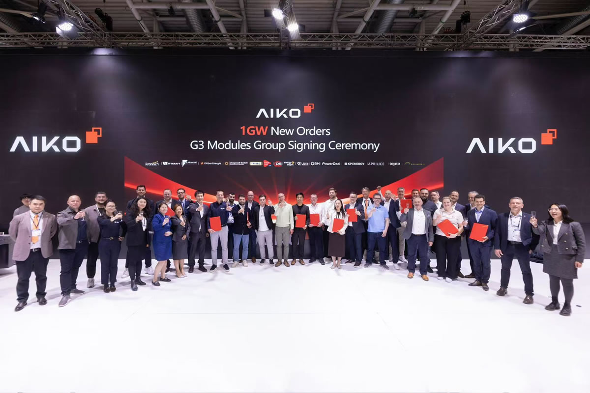 非凡国际携“黑科技”新品亮相Intersolar展